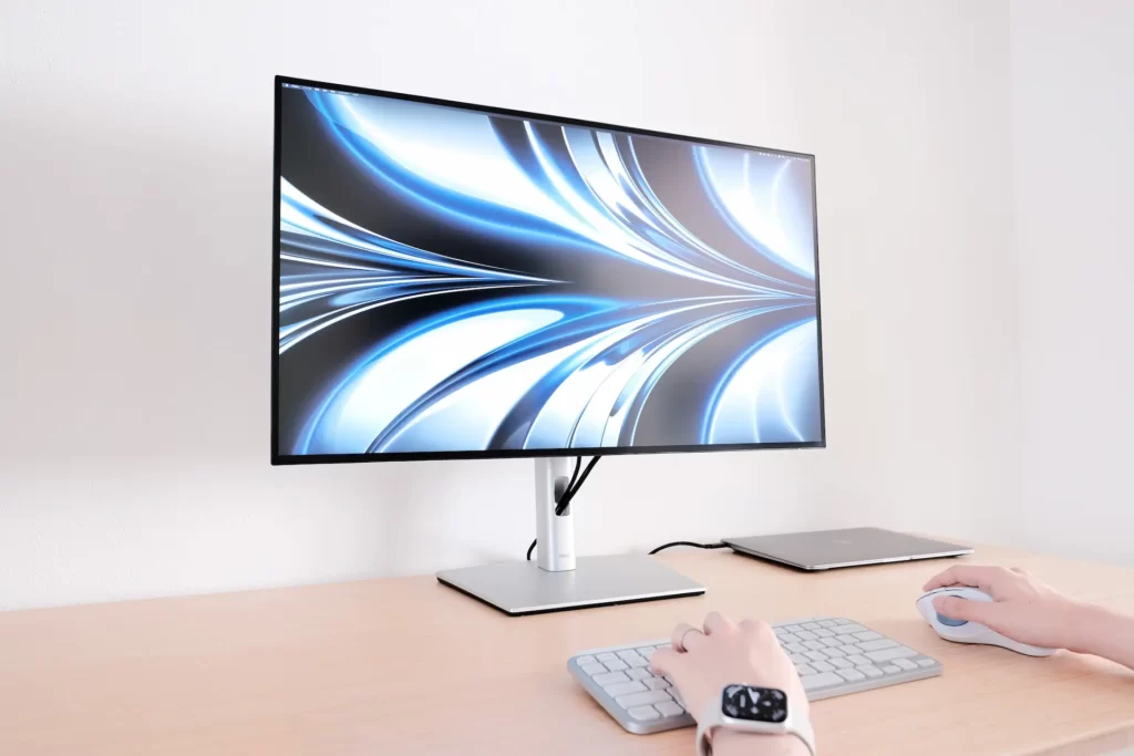 Dell 32型 P3223DE USB-Cハブ モニター 22年製※スタンド無 Dell 32型