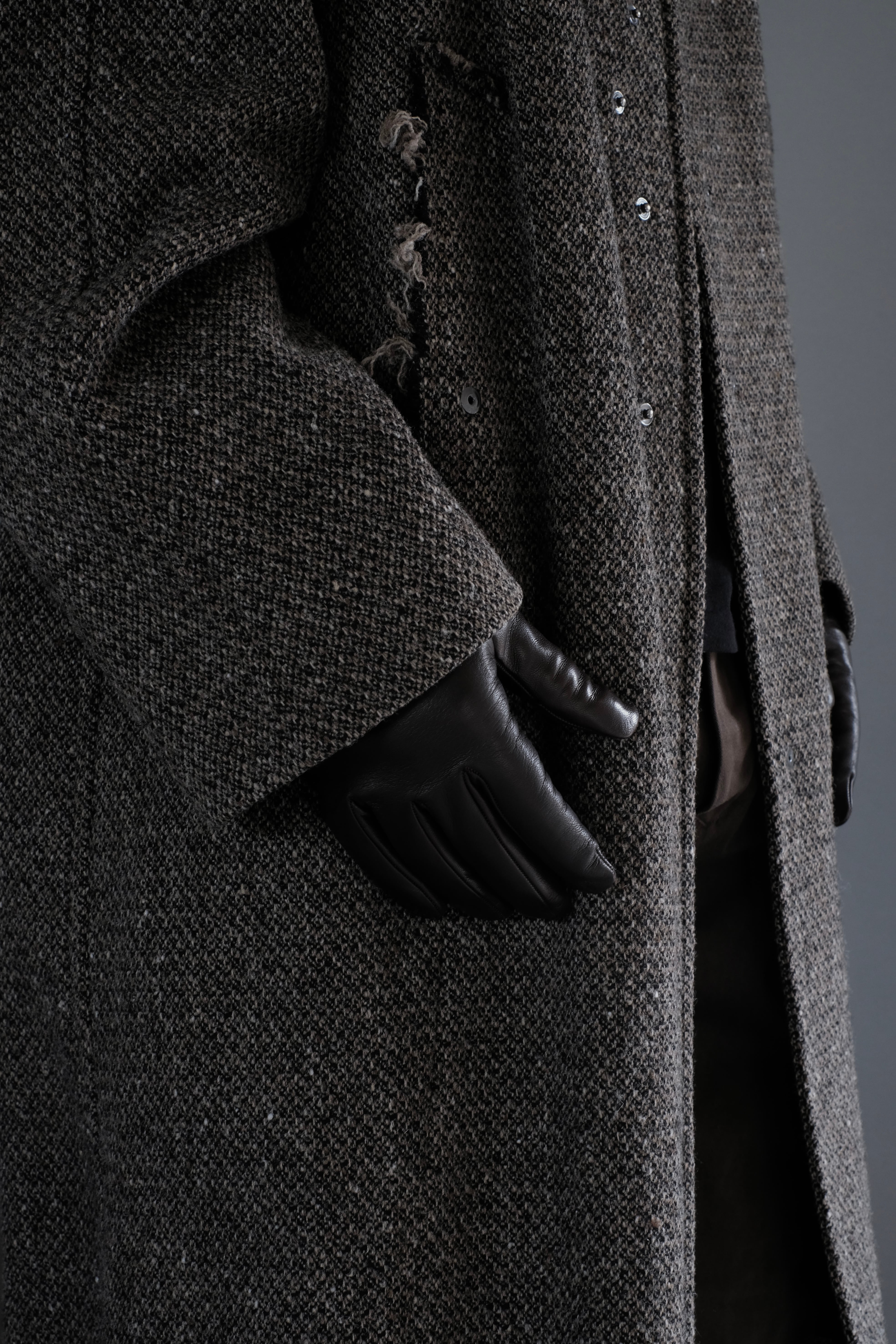 OMAR AFRIDI / CURVED GLOVES -DARK BROWN- | LIVING