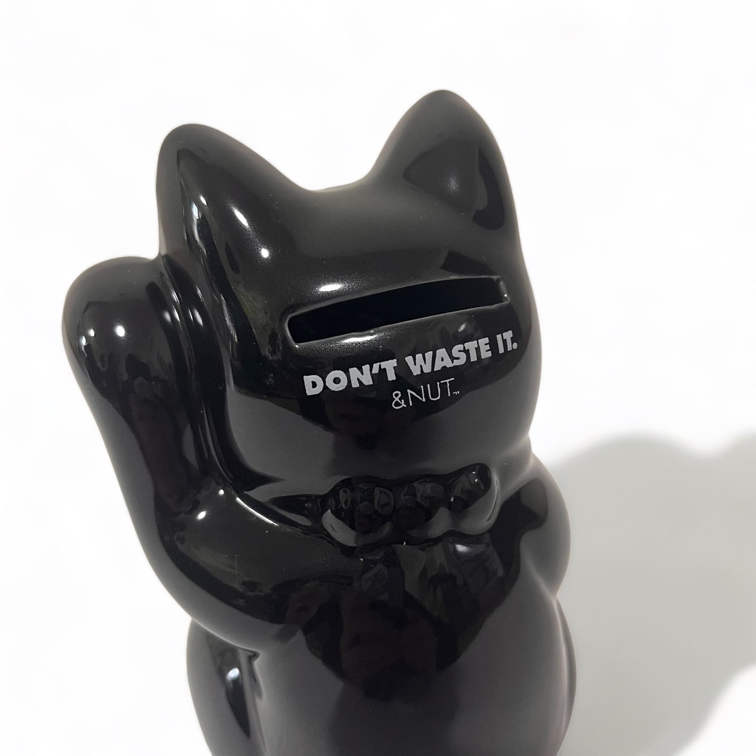 ブラック招き猫の貯金箱 – HATCH
