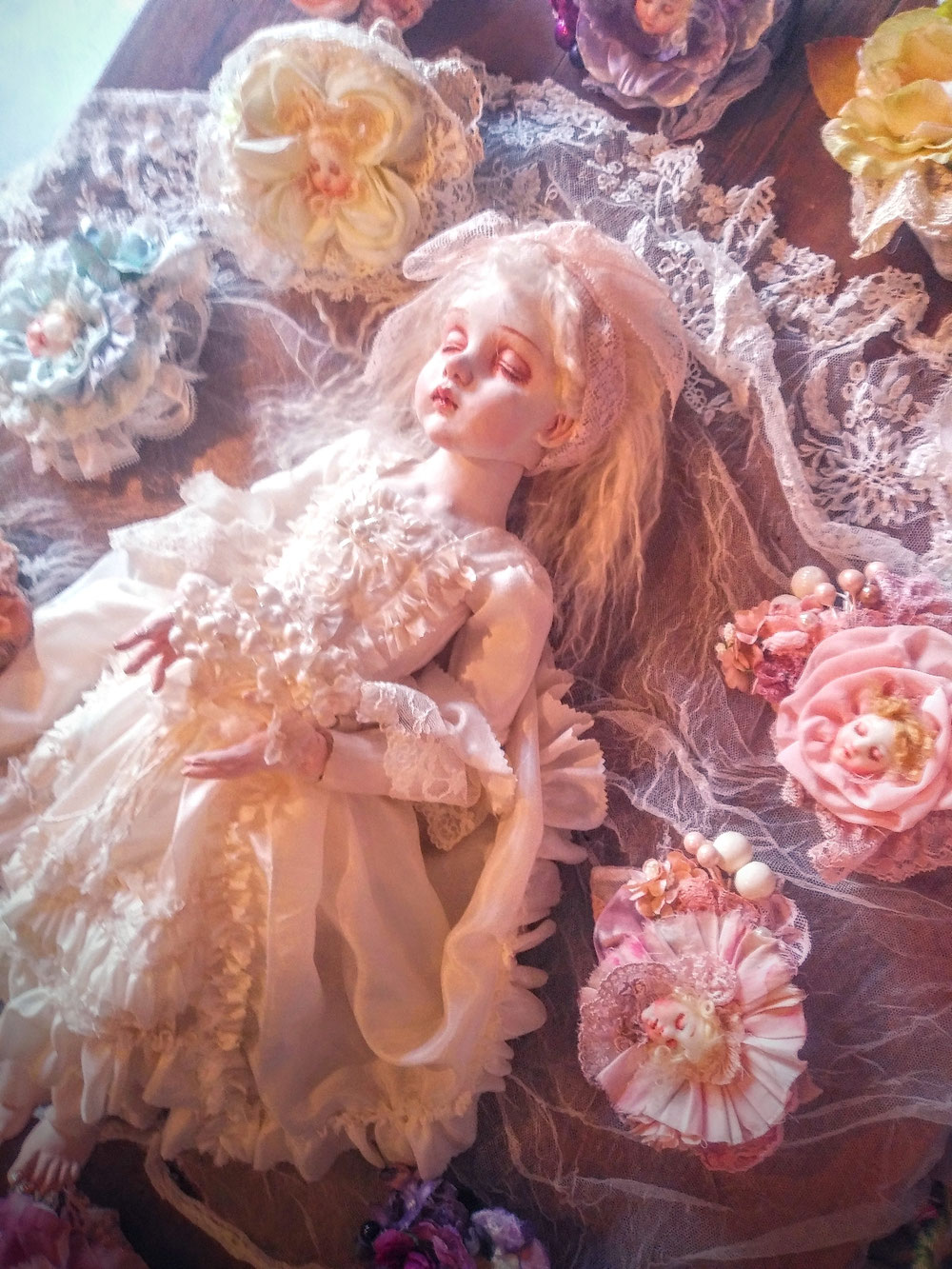 清水真理 人形 ブローチ Amazon.co.jp: 清水真理人形作品集 Wonderland