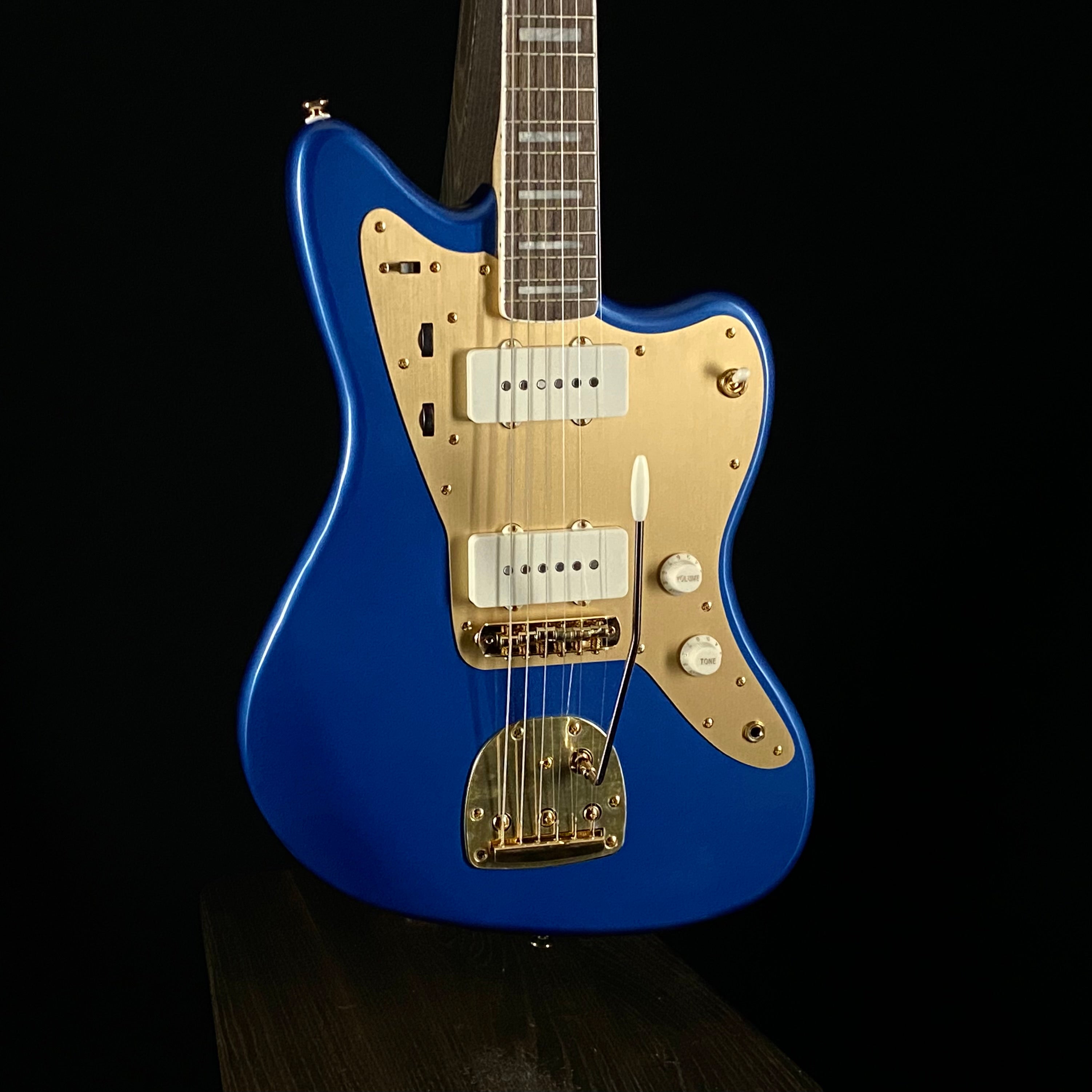 Squire 40th Anniversary Jazzmaster Gold Edition – Music Villa MT