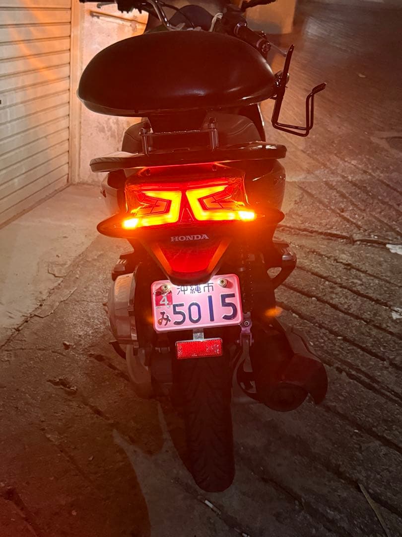 PCX jf56 廃盤のキジマテールランプ めちゃ大変。PCX(JF56)のテールランプ交換 | 喰う・寝る・乗る。byけ