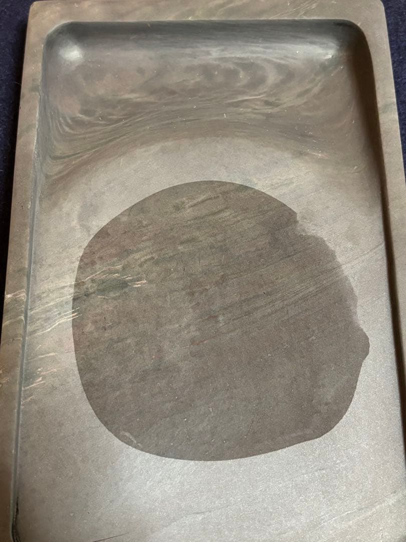 再出品 絶品老坑端渓水巌硯 魚児隊青花・蕉葉白・