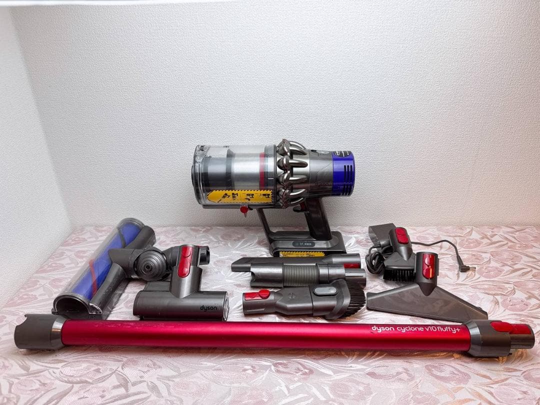 分解洗浄済】297-ダイソン dyson v10 sv12 掃除機 作動品