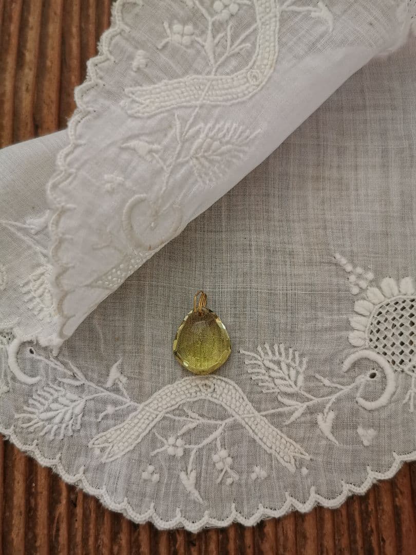 アンティーク スイス アペンツェル刺繍 精緻な白糸刺繍 プチスカラップ