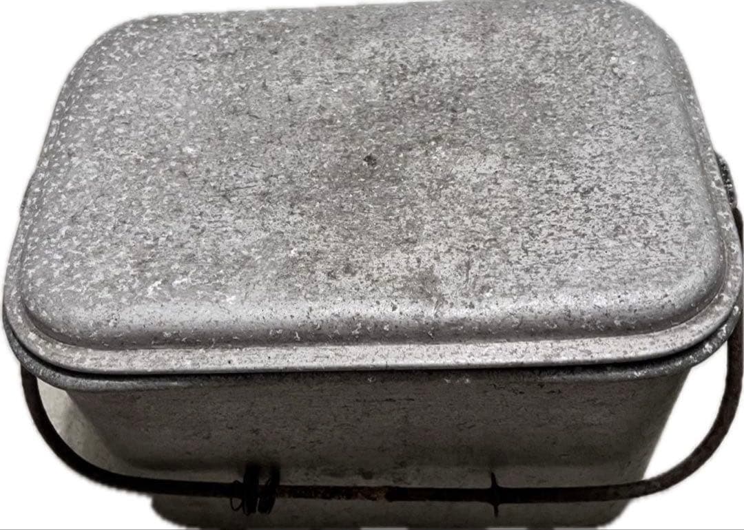 旧日本軍 希少装備品 4点セット 刻印飯盒 革素材水筒 桜星鉄帽