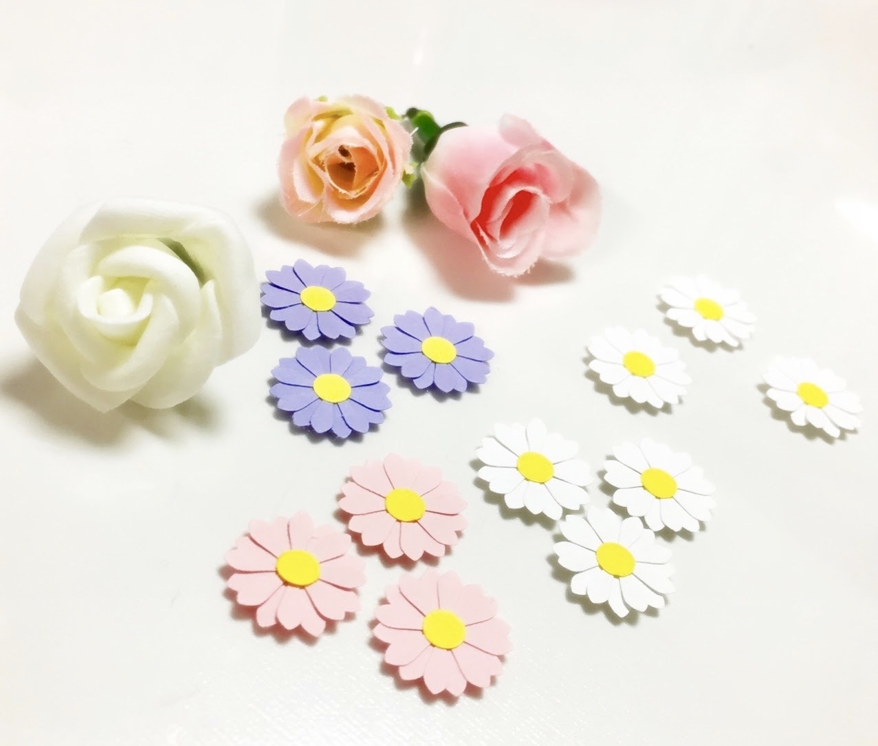 再販＊コスモスのクラフトパンチ＊40枚 - たま工房 | minne byGMO